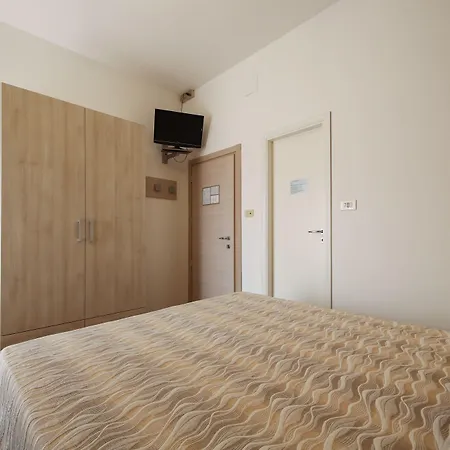 Hotel Susanna 2*