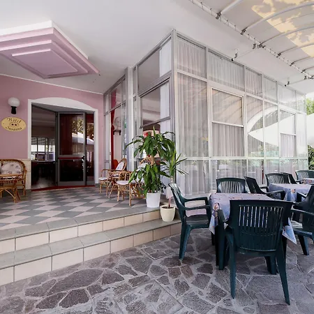 Hotel Susanna 2*