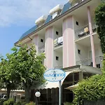 Hotel Susanna 2*